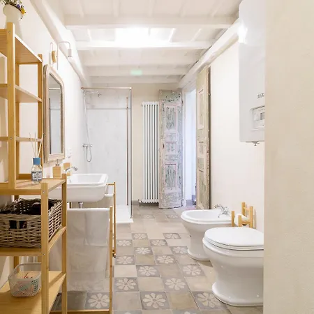 Lägenhet La Maison Castello Abbiategrasso